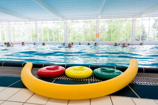 Gruppe beim Aquafit + Schwimmen